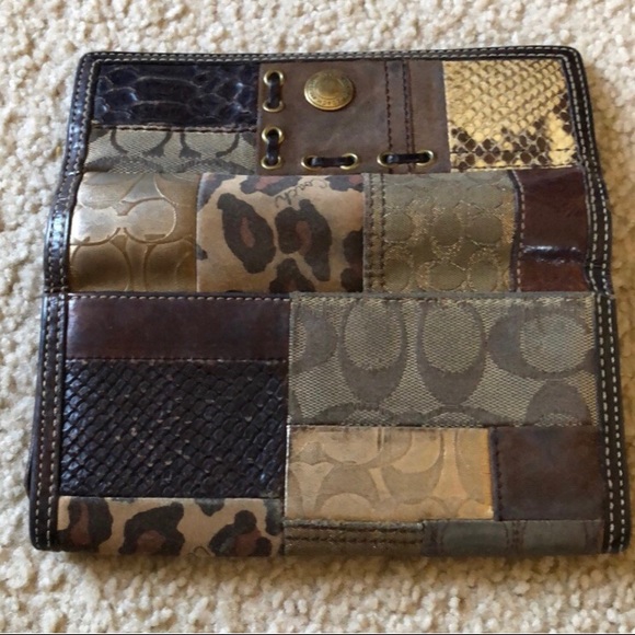 COPY - Coach wallet - Picture 1 of 3